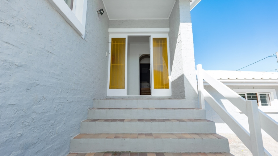 To Let 5 Bedroom Property for Rent in Struisbaai Western Cape
